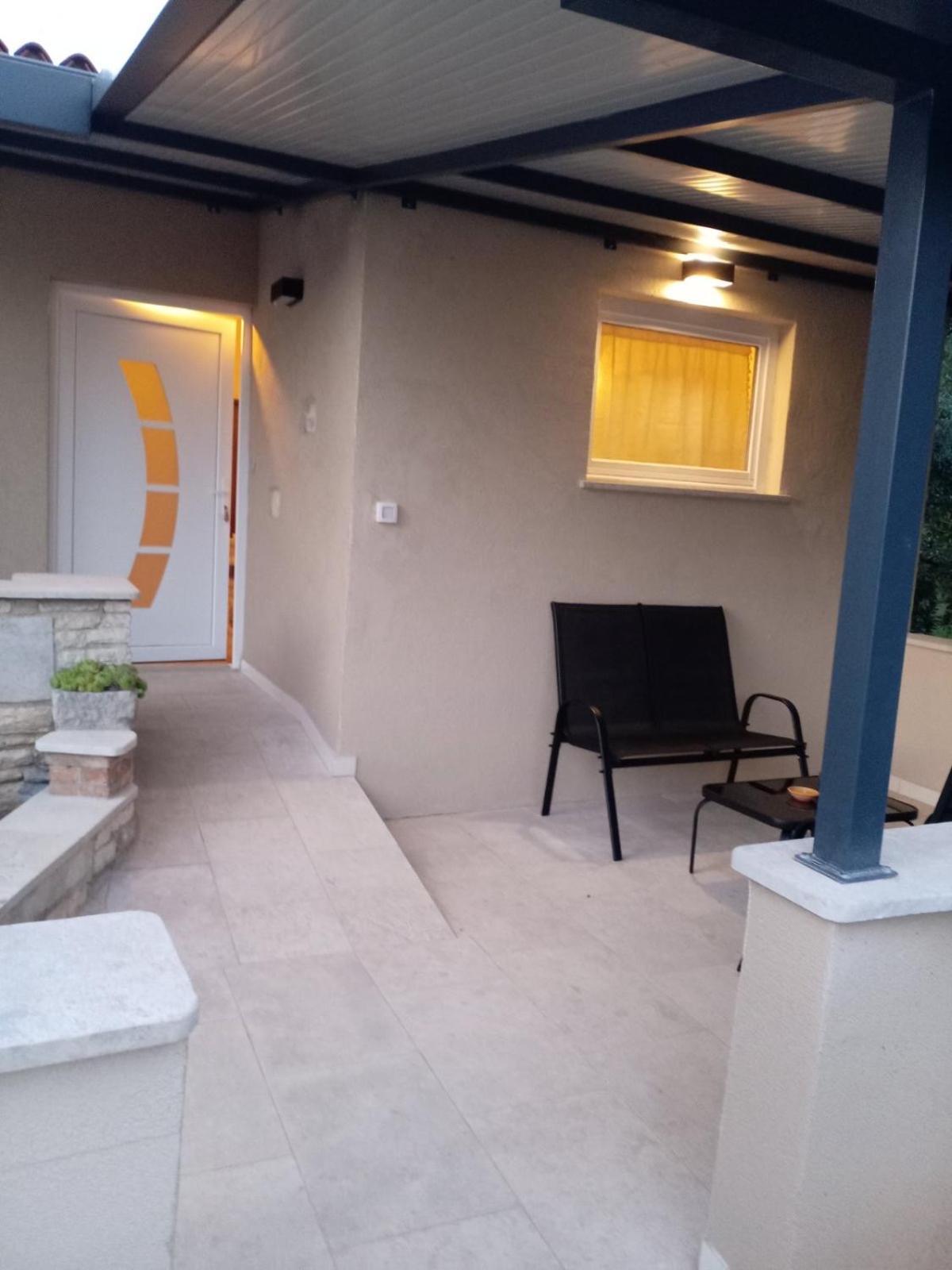 Vila House For Rent Ulika Valbandon Exteriér fotografie